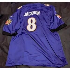 Lamar Jackson Baltimore Ravens autographed jersey with COA 105511